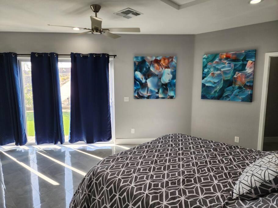 Sleeps 16 Park Your Toy Trailers Here * Lake Havasu City