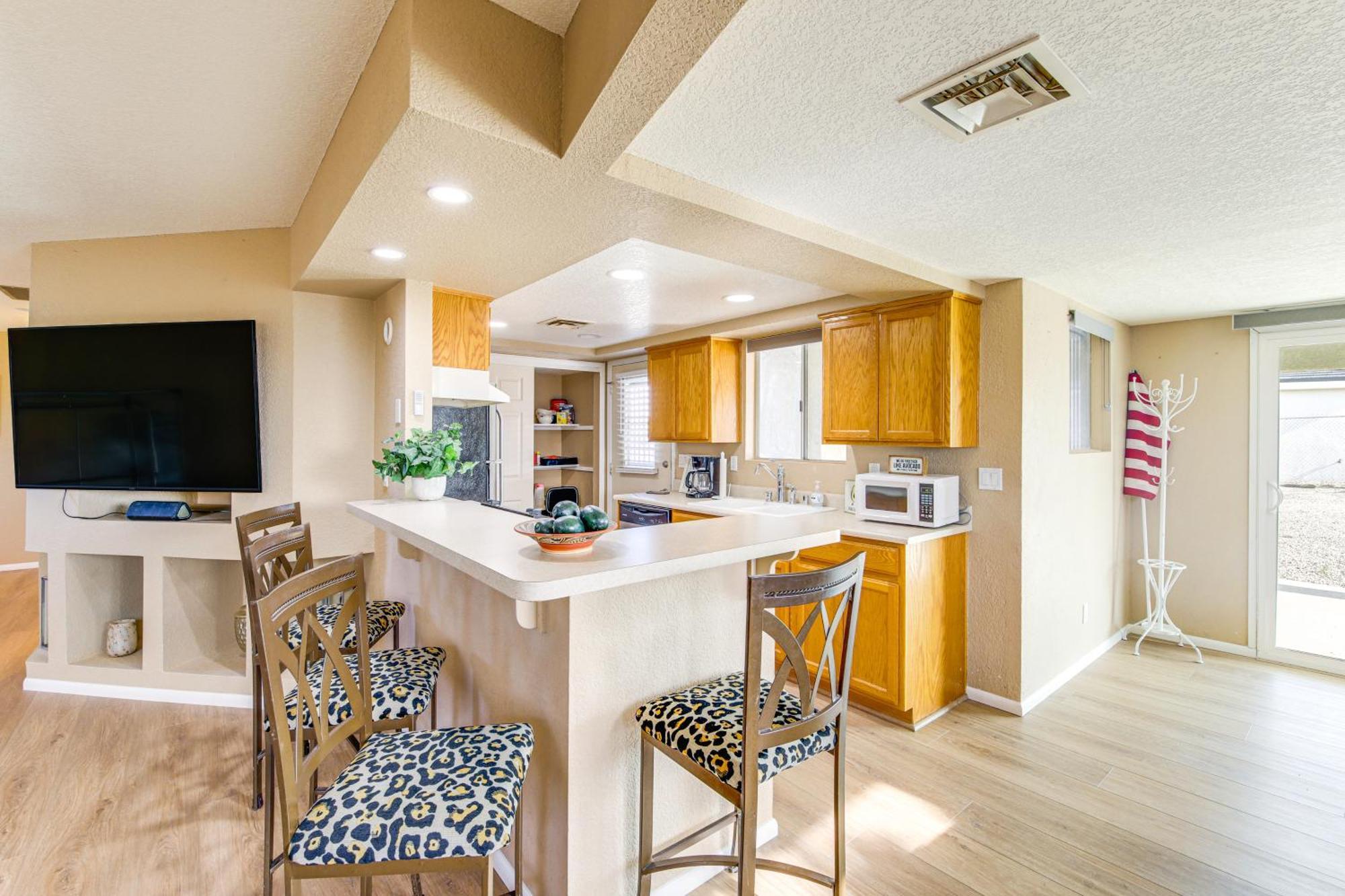 Havasu Getaway Less Than 3 Miles To Lakes Shore *