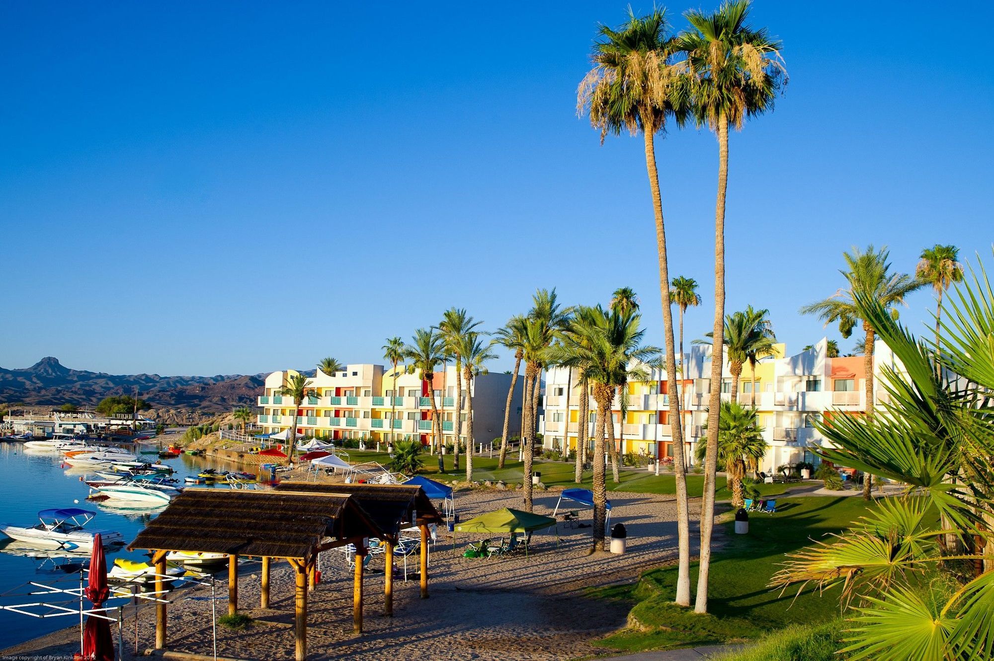 Resort The Nautical Beachfront 3*